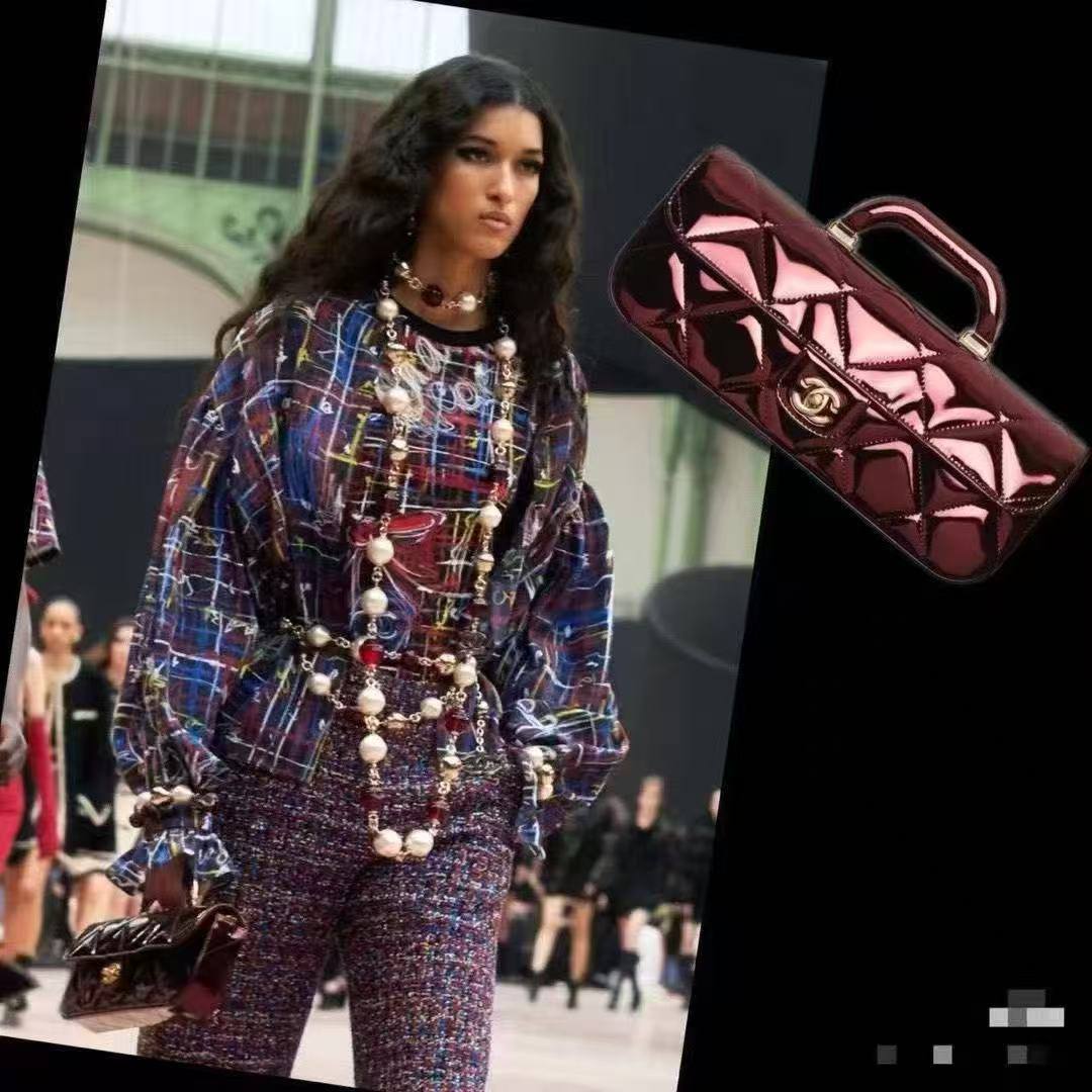 Chanel
good quality 
110 dhs🇦🇪

Zain200
♥️♥️♥️
