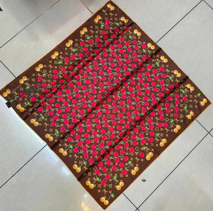 Silk square scarf 
40 dhs🇦🇪🇦🇪
Size 90*90

Zain93
♥️♥️♥️