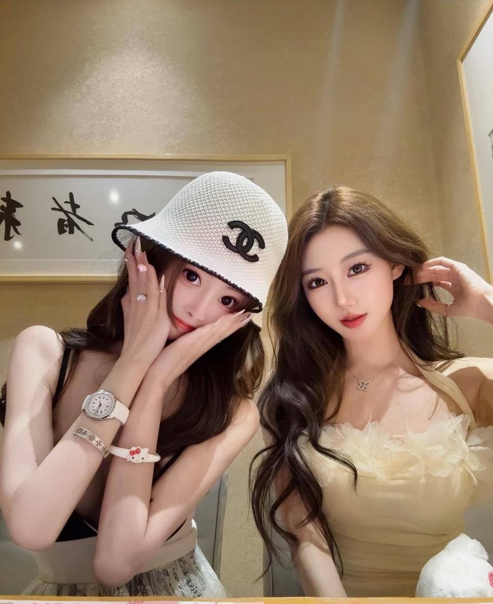 Chanel Hat
Master Quality
95 dhs✅

Zain33
♥️♥️♥️