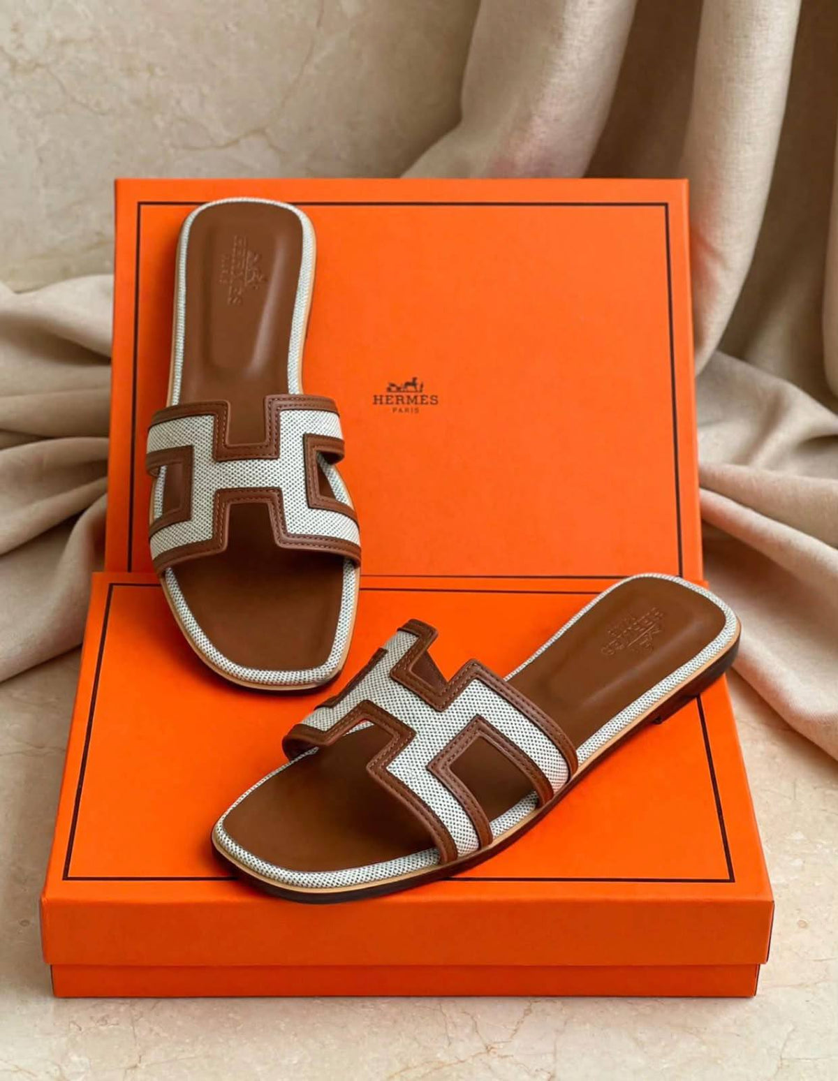 Hermes

36 to 41

75 dhs🇦🇪🇦🇪

Zain236
♥️♥️♥️