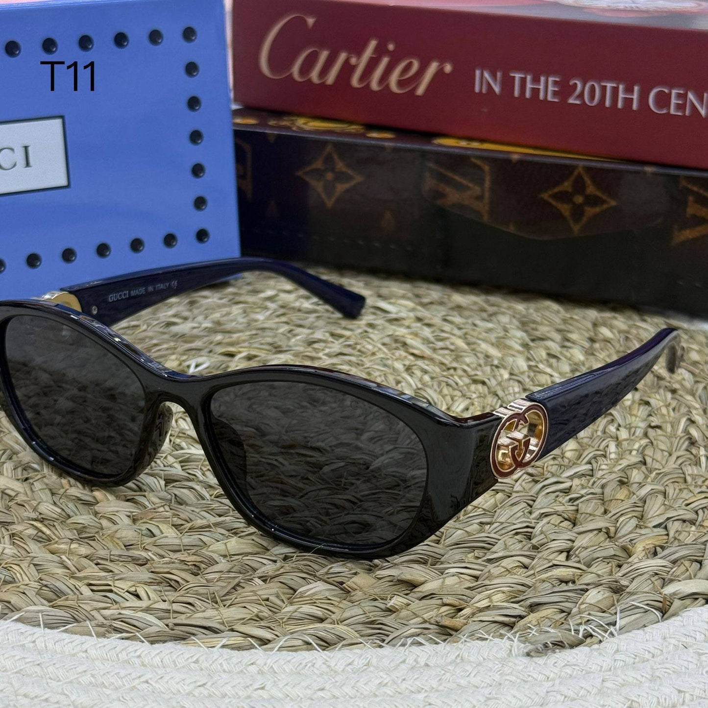 GUCCI❤️‍🔥
Sunglasses 🕶️ 
Copy one❣️
good quality 💯
With master box 🗃️ 
50 dhs❣️

Zain216
♥️♥️♥️