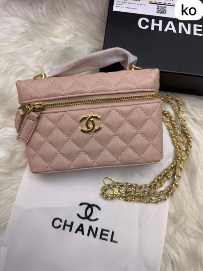 Chanel LP 

Size :  19 * 13  cm

80 dhs🪙💕

with box 🎁

Zain115
♥️♥️♥️