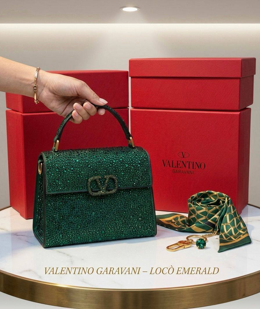 VALENTINO 
115 dhs✅

with box
🎁🎁🎁

Zain90
♥️♥️♥️