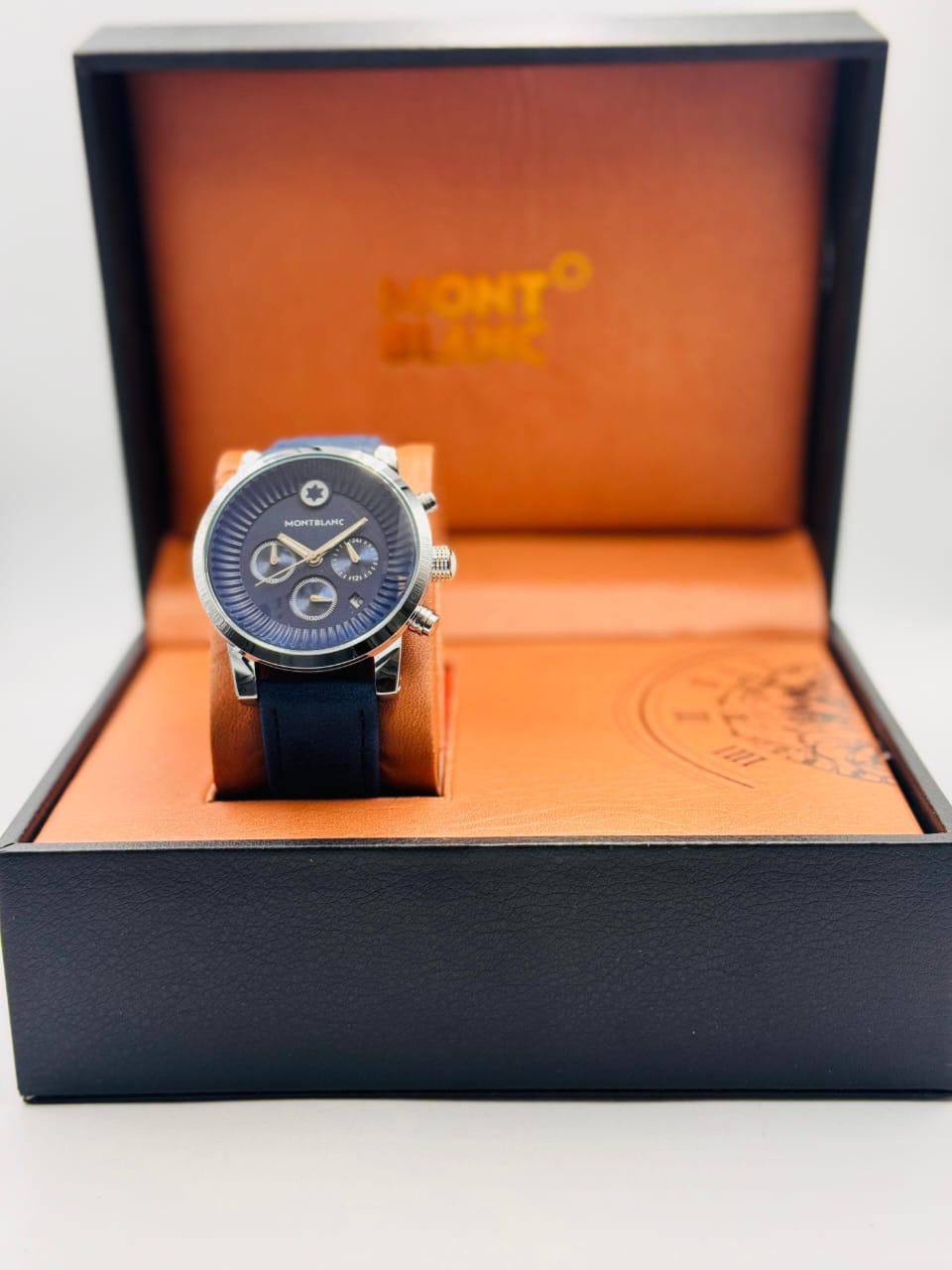 Mont blanc Men
*chronograph working*
*offer price 
55 dhs🪙🌨️

Zain08
♥️♥️♥️