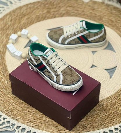 Gucci

130 dhs🇦🇪🇦🇪

Zain80
♥️♥️♥️