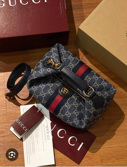 Gucci

90 dhs🇦🇪🇦🇪

with box
Zain239
♥️♥️😂