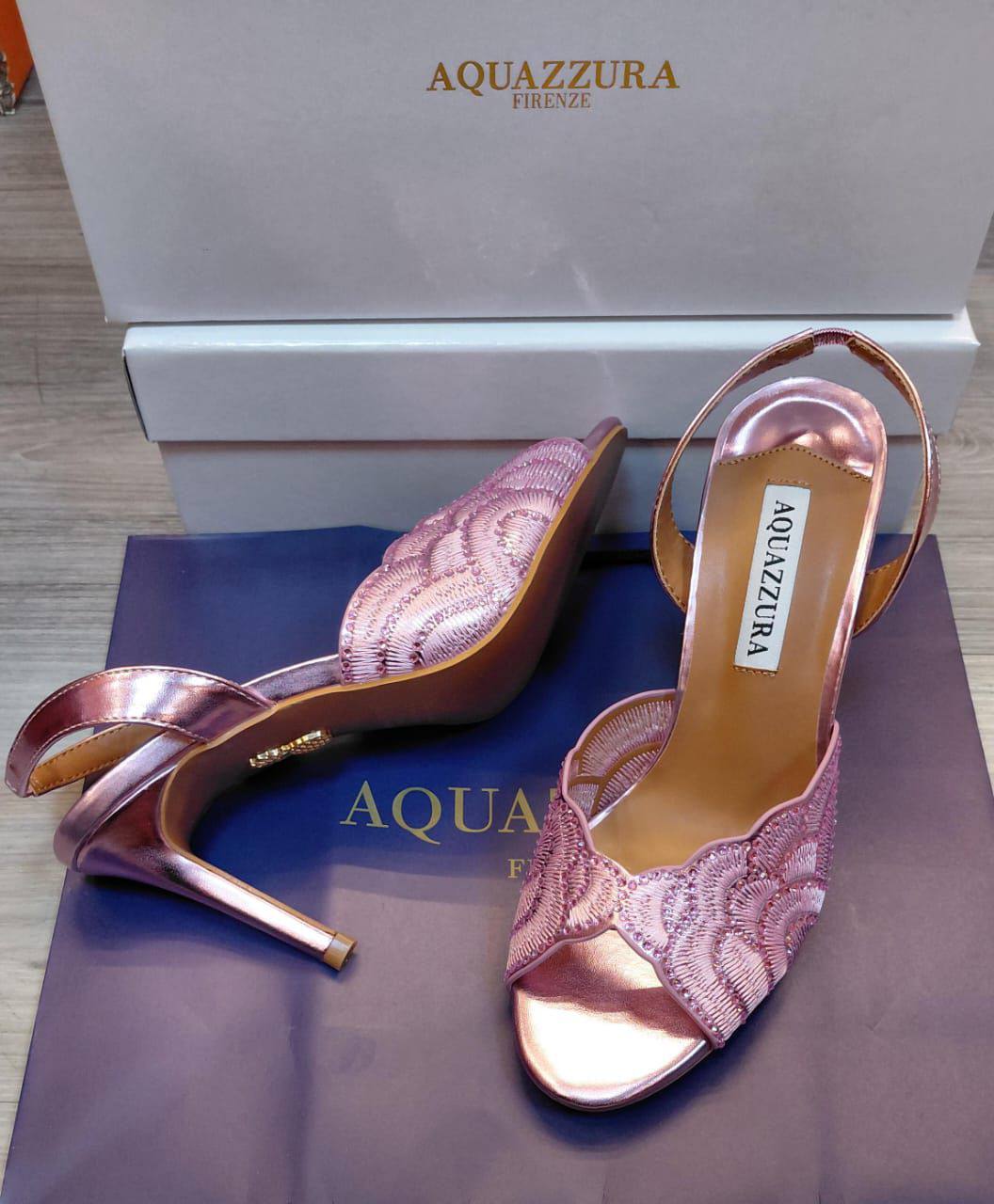 Aquazzura 
Size 36 To 41
120 dhs✅

Zain120
🔥🔥🔥