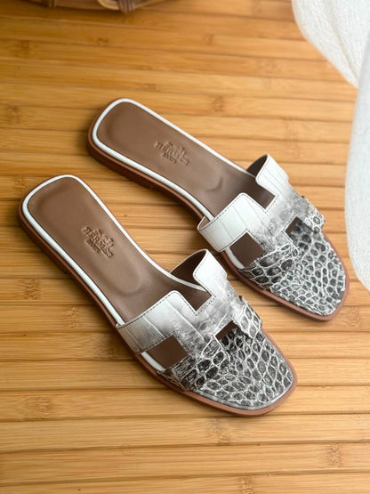 Hermes
Super Master
𝗦𝗶𝘇𝗲 𝟯𝟲 𝘁𝗼𝗼 𝟰𝟭 
450 dhs🇦🇪🇦🇪

Zain303
♥️♥️♥️