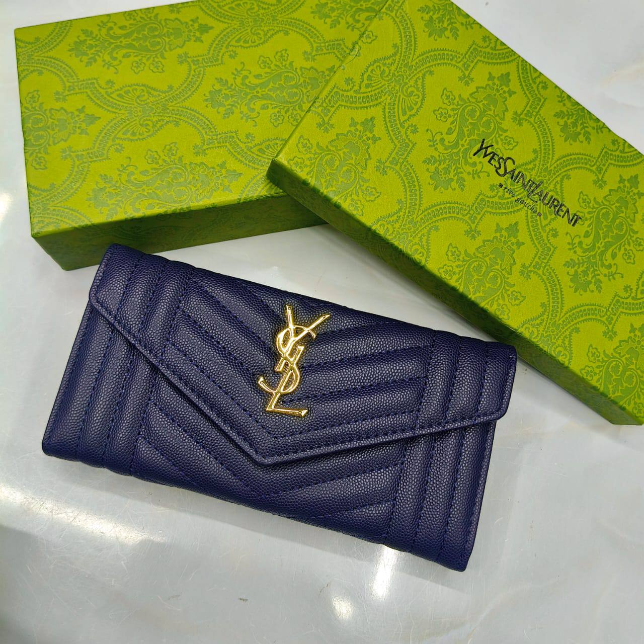 TRI-FOLD 𝗟𝗢𝗡𝗚 WALLET

WITH BOX
🎁🎁🎁

30 dhs🪙🌨️

Zain31
♥️♥️♥️