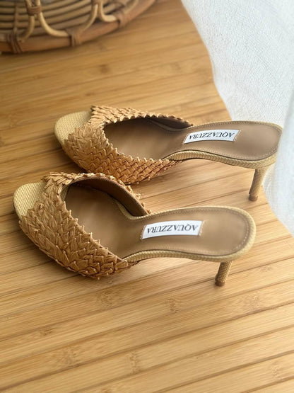 Aquazzura
AAA Quality
𝗦𝗶𝘇𝗲 𝟯𝟲 𝘁𝗼𝗼 𝟰𝟮 
550 dhs💓

Zain303
♥️♥️♥️