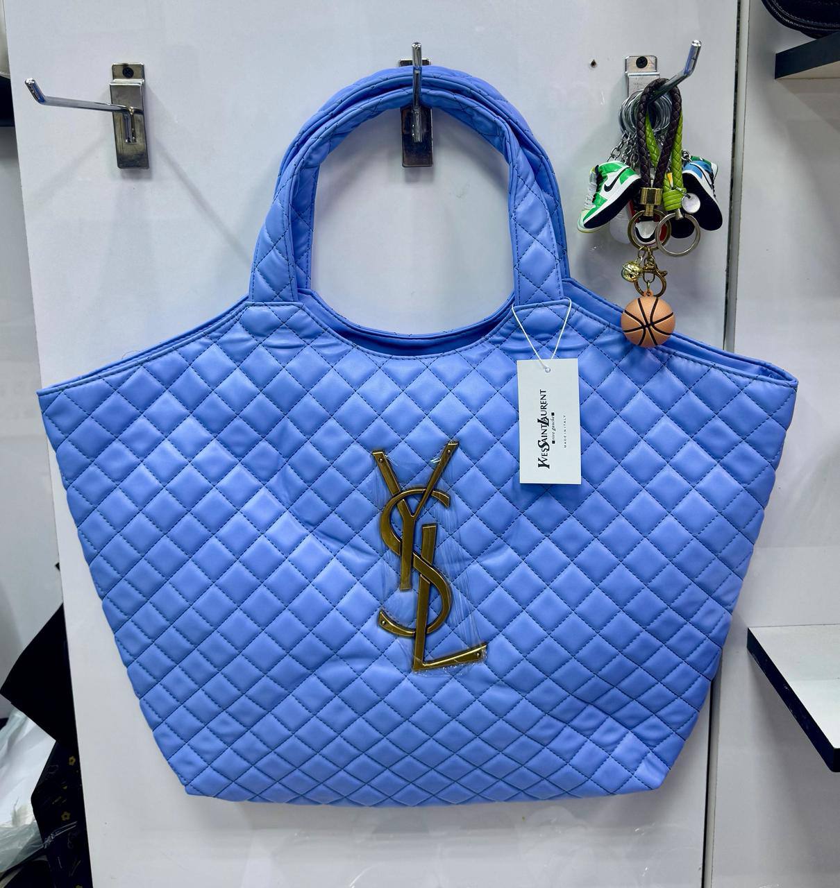 YSL
Best quality 
110 dhs🪙🖤
size 55cm

Zain158
♥️♥️♥️