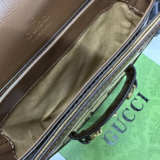 GUCCI 
GOOD QUALITY

 WITH BOX 
🎁🎁🎁

90 dhs✅

Zain39
♥️♥️♥️