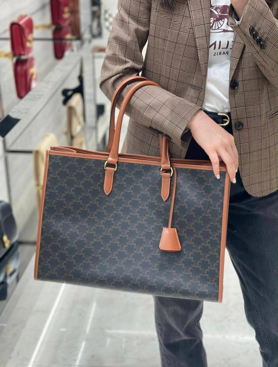 CELINE NEW CAME GOOD QUALITY 
105 dhs🇦🇪🇦🇪

Zain295
♥️♥️♥️