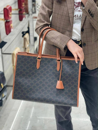 CELINE NEW CAME GOOD QUALITY 
105 dhs🇦🇪🇦🇪

Zain295
♥️♥️♥️