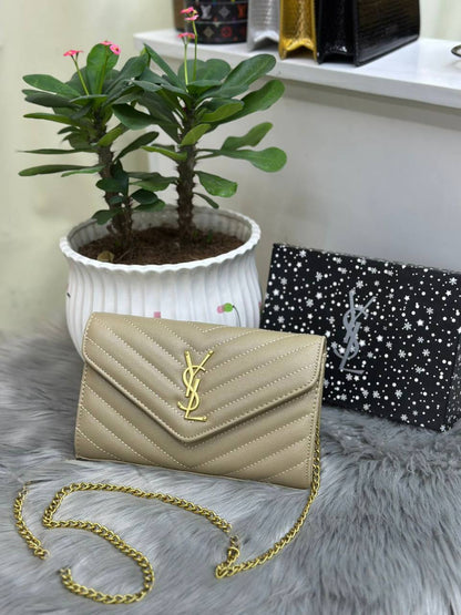 YSL
SIZE……….23CM🌷
80 dhs🌺
with BOX✅

Zain244
♥️♥️♥️