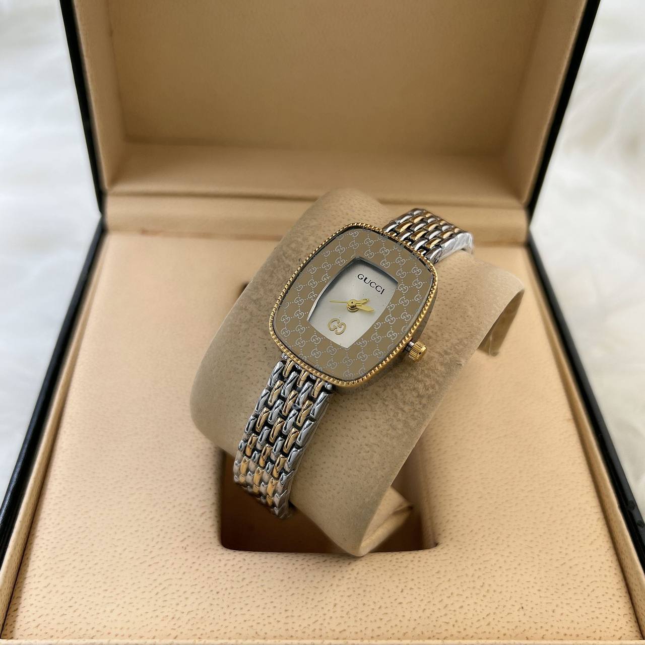 New stock 
Ladies Watch
55 dhs💛

Zain45
♥️♥️♥️
