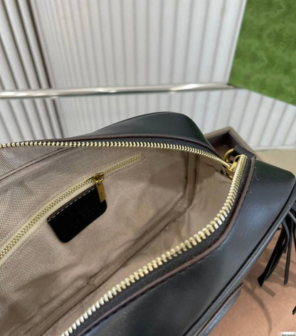 GUCCI 
VERY GOOD QUALITY 
SPECIAL OFFER 
WITH BOX
🎁🎁🎁

65 dhs✅

Zain39
♥️♥️♥️