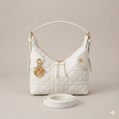 CHRISTIAN DIOR
Voyage HOBO Bag
Made of Crinkled Calfskin
Gold metal Charms
With Long belt strap
NO BOX
Size: 27 cm


105 dhs🇦🇪🇦🇪🇦🇪

Zain239
♥️♥️♥️