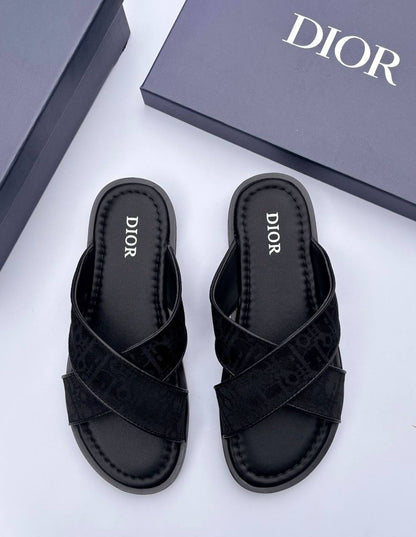 Dior slipper (men)
110 dhs🪙🌨️
Size 40-45

Zain55
♥️♥️♥️