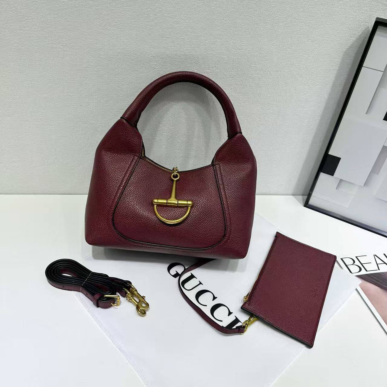 Gucci
100 dhs💓
With box
Size25cm

Zain138
♥️♥️♥️