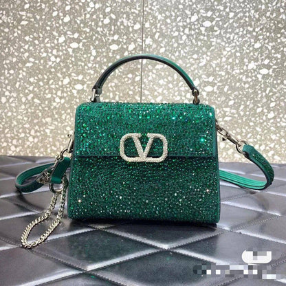 Valentino / Prada / Fendi
1⃣️First quality 

Size : 26 *19 cm

85 dhs✅

with 🖤 box🎁

Zain115
♥️♥️♥️