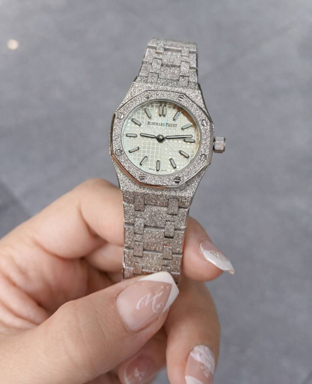 Ap watch for ladies good quality
 340 dhs🇦🇪
 (size 23mm )

Zain59
♥️♥️♥️