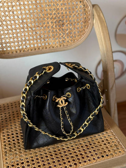 Available again✨✨✨
CHANEL
25cm
380 dhs🇦🇪🇦🇪
*MASTER QUALITY*
With box🎁

Zain167
♥️♥️♥️