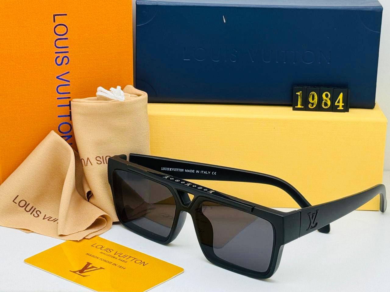 Sunglass
55 dhs✅

Zain29
♥️♥️♥️