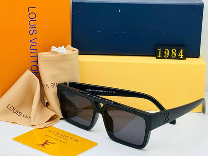 Sunglass
55 dhs✅

Zain29
♥️♥️♥️