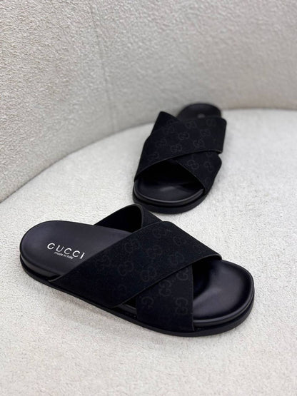 Gucci
120 dhs💓
Size 40-45

Zain55
♥️♥️♥️
