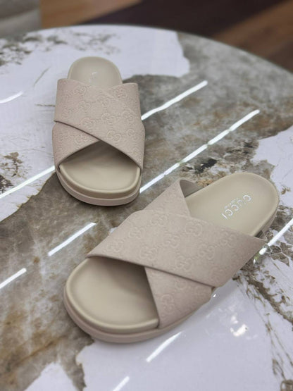 Gucci
120 dhs💓
Size 40-45

Zain55
♥️♥️♥️