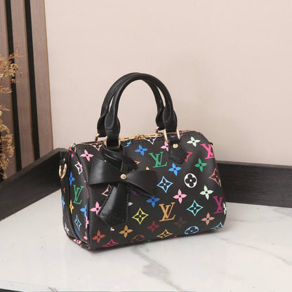 LV
Best quality WITH BOX
100 dhs🇦🇪🇦🇪
size 20CM

Zain290
♥️♥️♥️