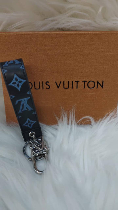 LV key holders & bags charm accessories
All sizes price 
55 dhs✅

Zain88
♥️♥️♥️