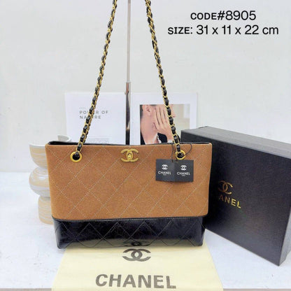 CHANEL ʜᴏʙᴏ ᴛᴏᴛᴇʙᴀɢ
sʜᴏᴜʟᴅᴇʀ ʙᴀɢ
ɢʀᴀɪɴᴇᴅ ᴄᴀʟғsᴋɪɴ
ɢʟᴏssʏ ʟᴇᴀᴛʜᴇʀ
ɢᴏʟᴅ ᴄʜᴀɪɴ ʙᴇʟᴛ
ɢᴏʟᴅ ʜᴀʀᴅᴡᴀʀᴇ
sɪᴢᴇ : 31 cm
ᴡɪᴛʜ BOX
🎁🎁🎁

80 dhs💓

Zain31
♥️♥️♥️