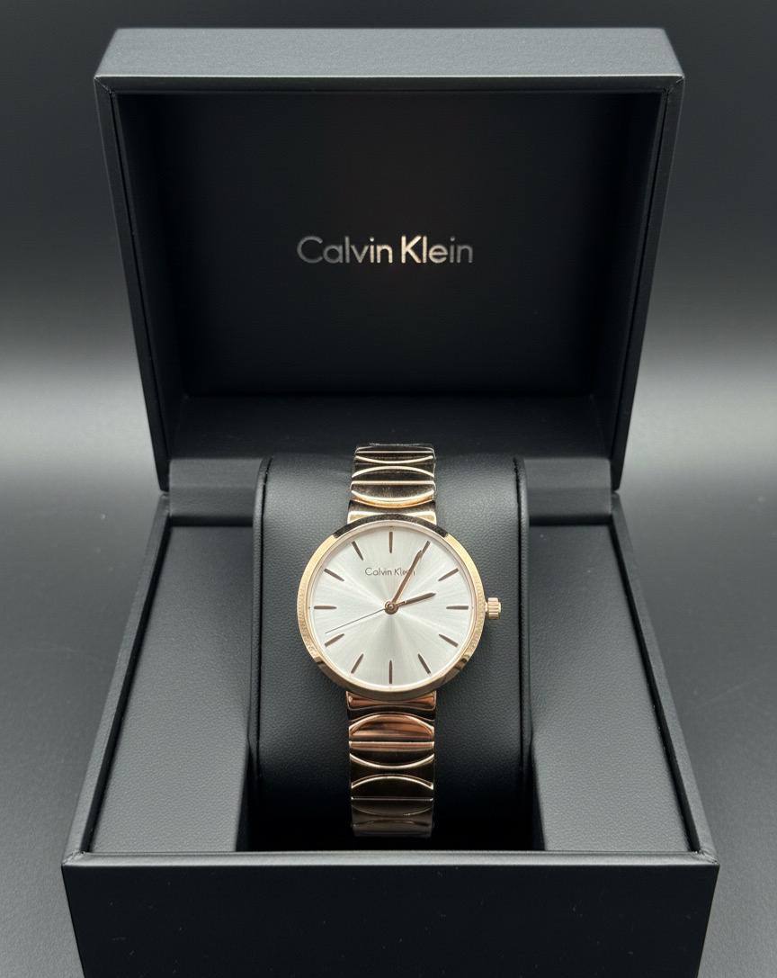 Calvin Klein🆕 LADIES 
GOOD QUALITY 💯
60 dhs🪙💚

Zain133
♥️♥️♥️
