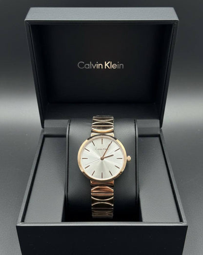Calvin Klein🆕 LADIES 
GOOD QUALITY 💯
60 dhs🪙💚

Zain133
♥️♥️♥️