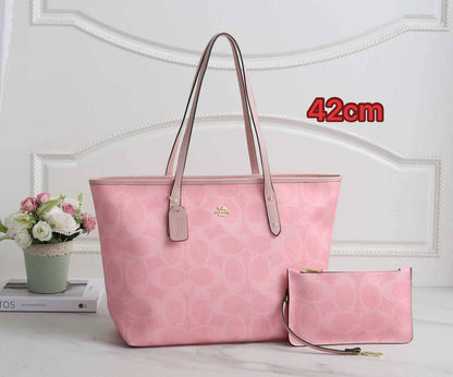 COACH 
good quality

with box 
🎁🎁🎁

100 dhs🪙

Zain102
♥️♥️♥️