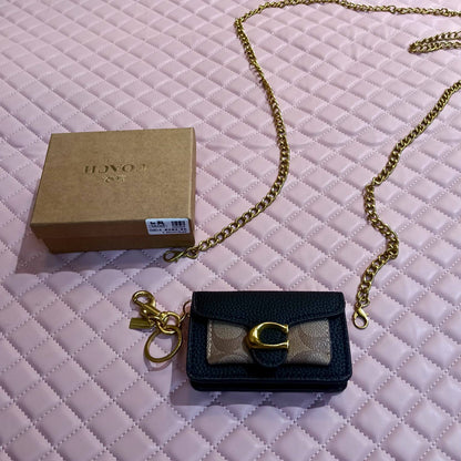 Coach

60 dhs🇦🇪🇦🇪

with box

size mini
Zain26
♥️♥️♥️