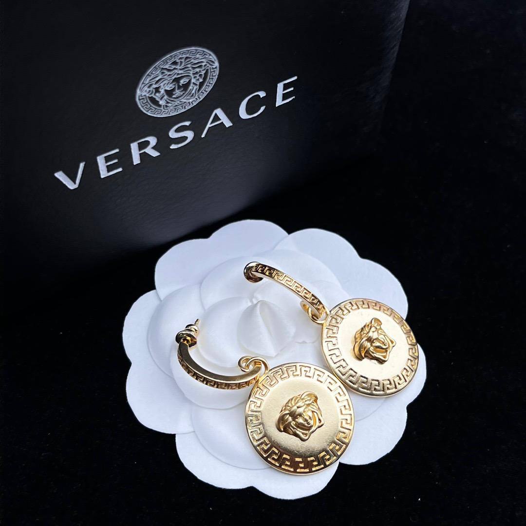 55 dhs🪙🌨️ Earrings

Versace Master
With Box And Paper Bag
🎁🎁🎁

Zain89
❤️❤️❤️