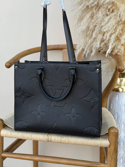 LV
36cm
430 dhs✅
Top quality 
With box🎁

Zain167