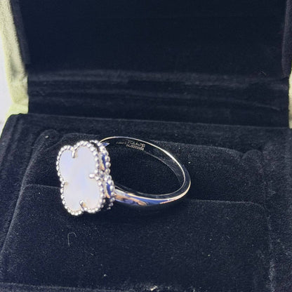 VCA ❤️‍🔥*
Ring 💍 size available 👇
6,7,8,9
Master quality 💯
With normal boxes 📦 
45 dhs🇦🇪
With master box 🗃️ 
55 dhs🇦🇪

Zain216
♥️♥️♥️