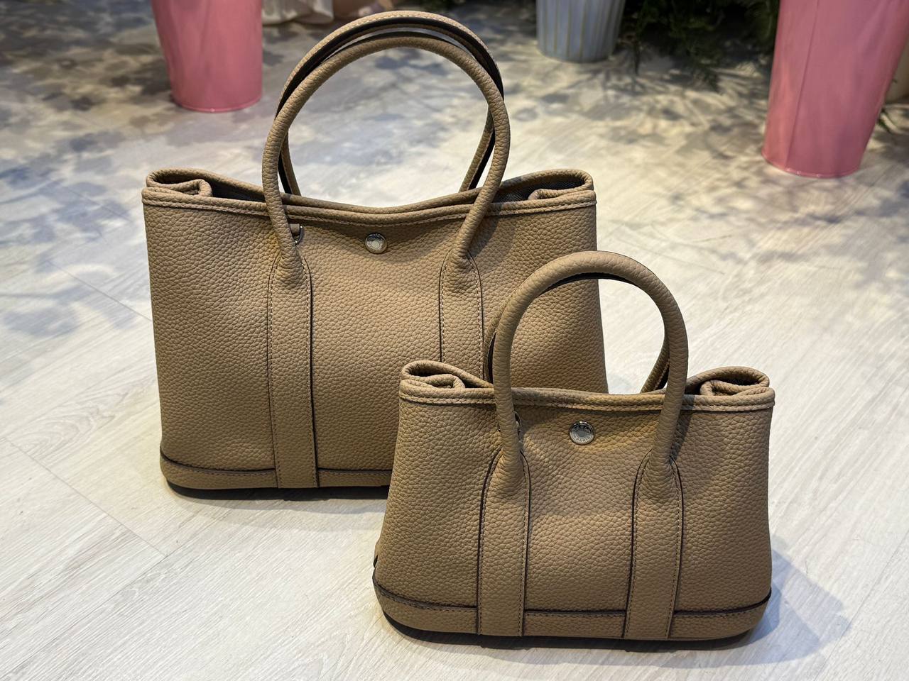 Hermes

25cm  95 dhs✅
30cm  100 dhs✅

Zain44
♥️♥️♥️