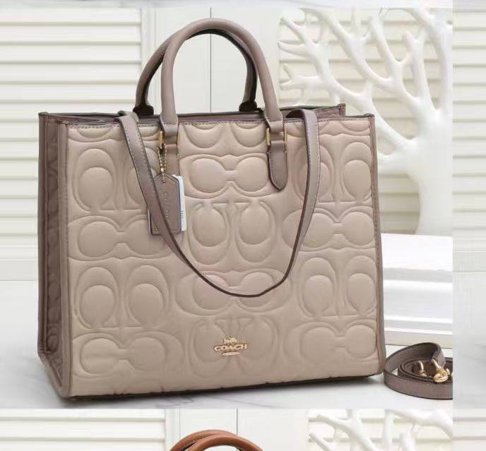 Fendi
105 dhs❣️

Zain190
♥️♥️♥️