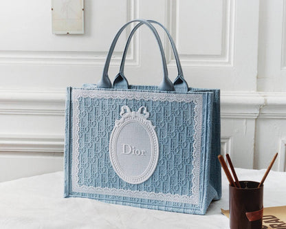 Dior Bag 


41Cm  360 dhs🇦🇪🇦🇪

36Cm. 340 dhs🇦🇪🇦🇪

Good Quality

Zain131
♥️♥️♥️