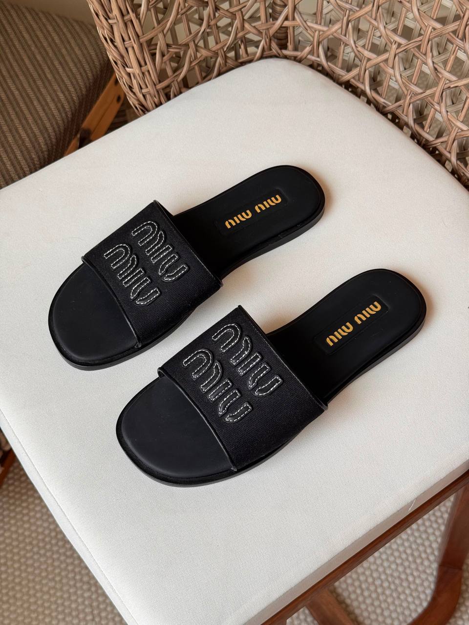 Miu Miu
✨ Collection
👠 36–41
💎 Premium Quality
🔥 Super Master
450 dhs🇦🇪🇦🇪

Zain198
♥️♥️♥️