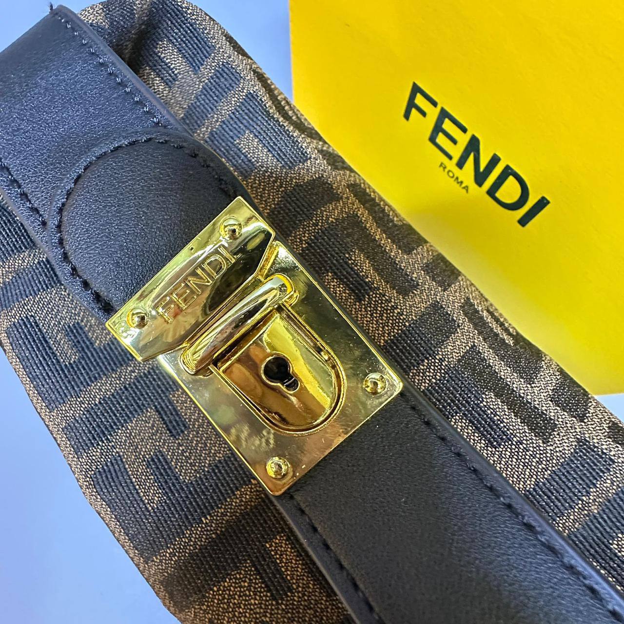 FENDI 
GOOD QUALITY 
WITH BOX
100 dhs🇦🇪🇦🇪

Zain17
♥️♥️♥️