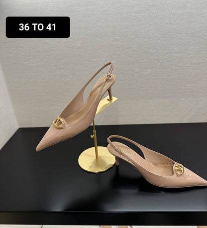 VALENTINO HEEL
GOOD QUALITY
95 dhs👑

Zain40
♥️♥️♥️