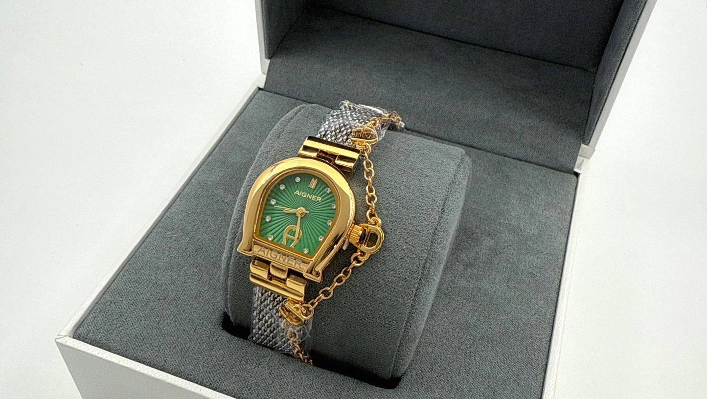 Aigner
75 dhs🪙🌨️

Zain45
♥️♥️♥️
