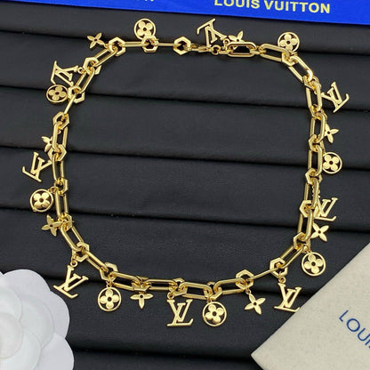 LV
Bracelet 🐦‍🔥
Necklace 🦋
Master quality 💯
With normal boxes 📦 
180 dhs❣️
With master box 🗃️ 
200 dhs❣️

Zain216
♥️♥️♥️