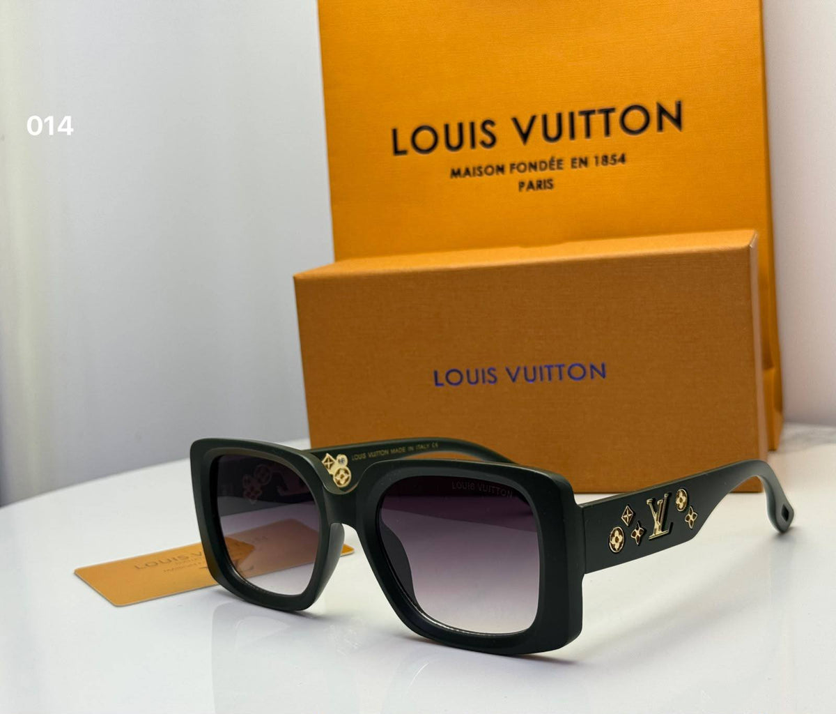 LV

Sunglasses 
65 dhs🇦🇪🇦🇪🇦🇪

Zain182
♥️♥️♥️